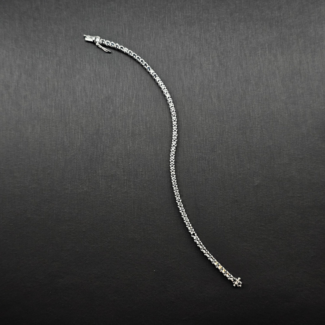 Tennis Bracelet: History, Meaning & Modern Elegance