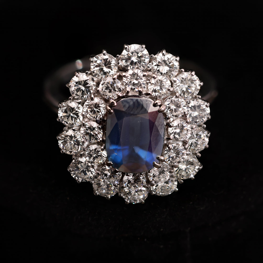 The Margherita Ring with Sapphire: Eternal Royal Elegance