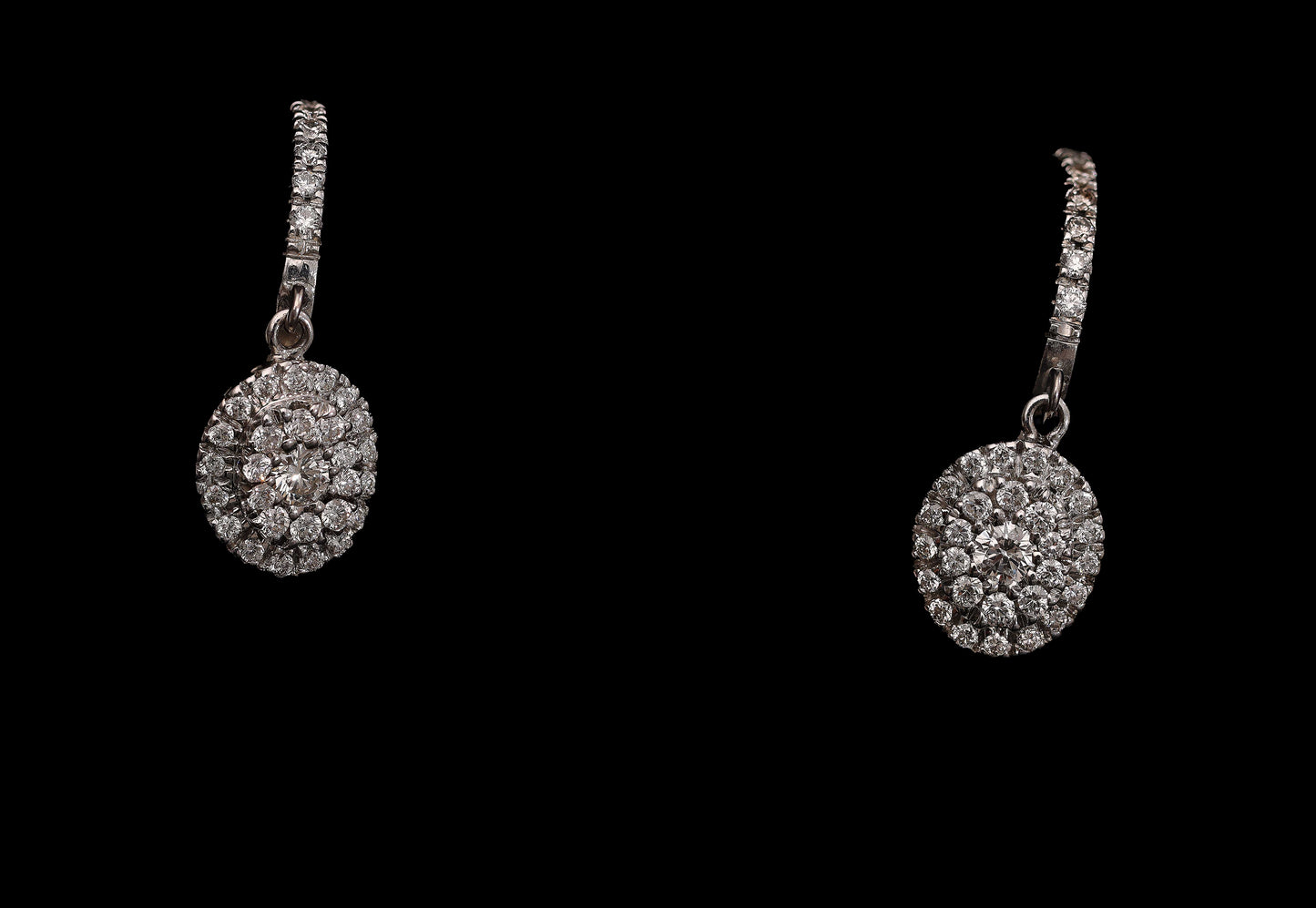 Cercei eleganți din aur alb 18 kt cu 0,95 ct diamante naturale