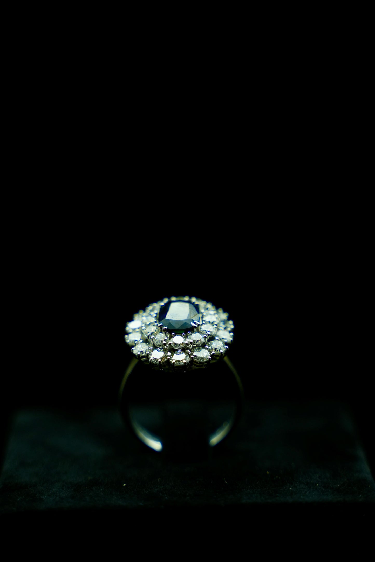Marguerite Ring in 18K White Gold with 2.70 ct Natural Sapphire and 3.30 ct Natural Diamonds