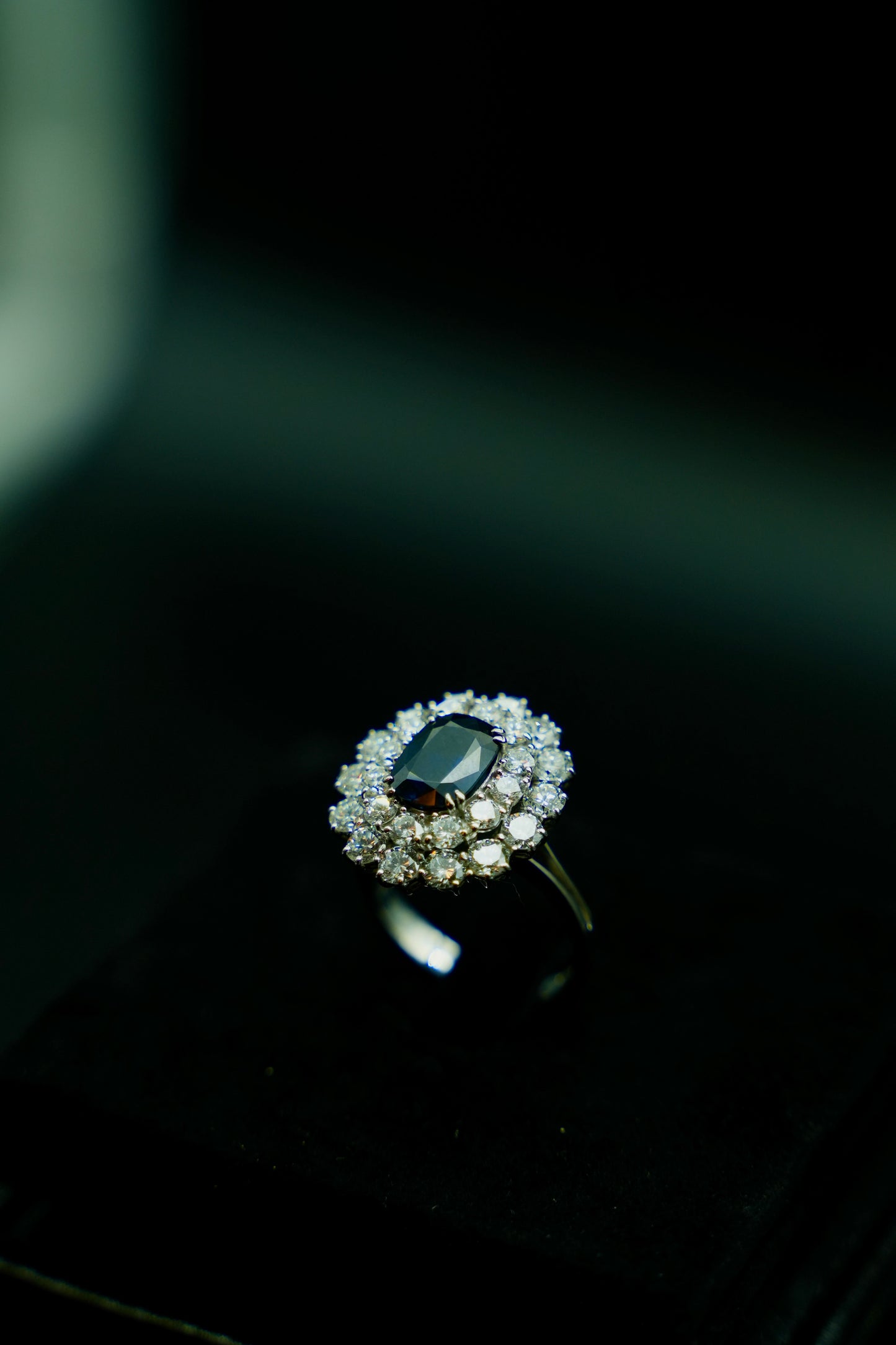 Marguerite Ring in 18K White Gold with 2.70 ct Natural Sapphire and 3.30 ct Natural Diamonds