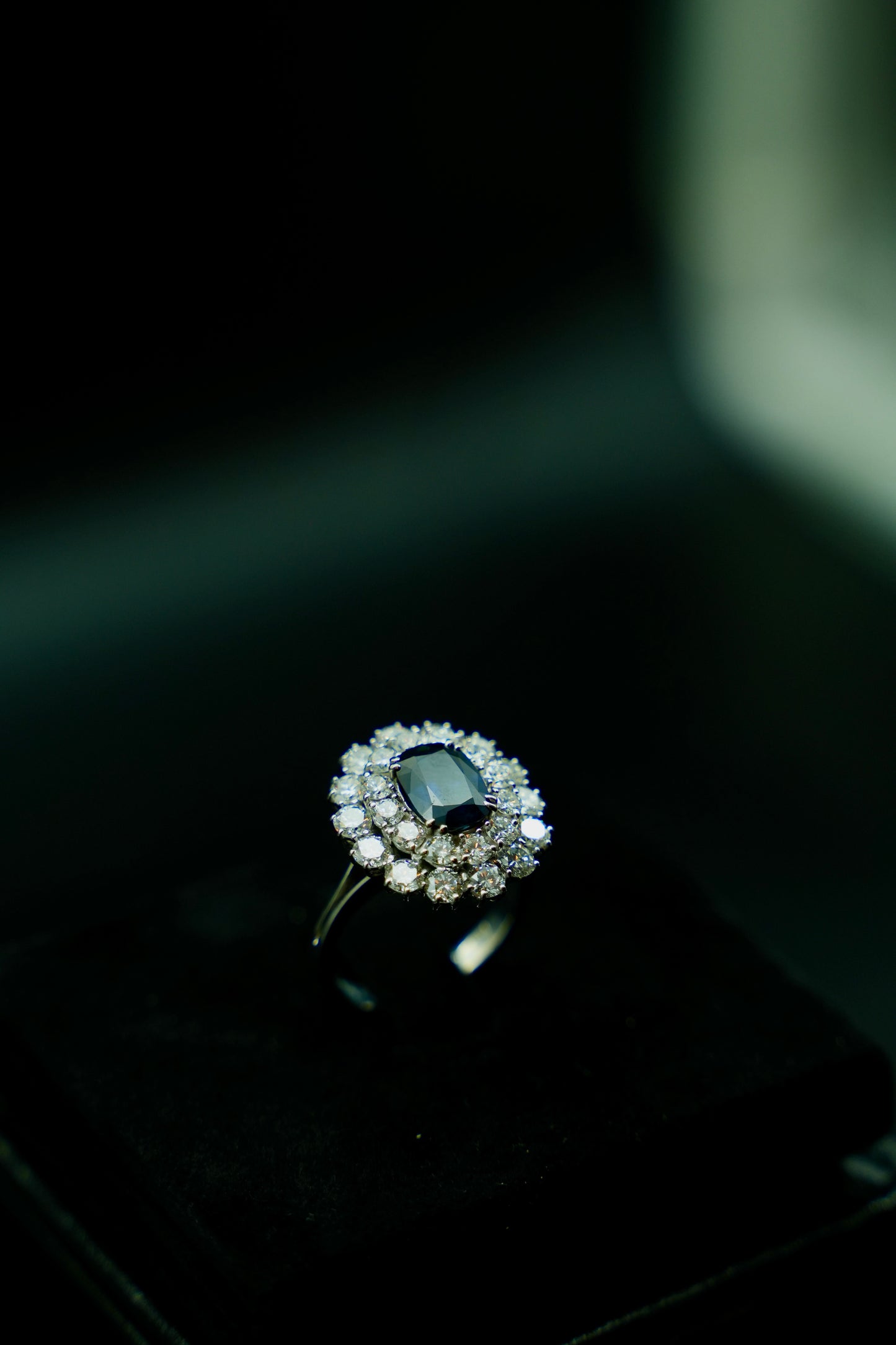 Marguerite Ring in 18K White Gold with 2.70 ct Natural Sapphire and 3.30 ct Natural Diamonds