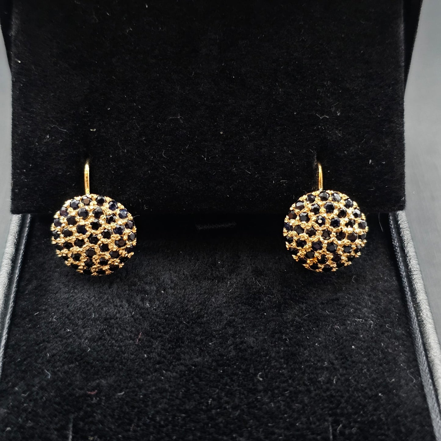 Earrings in 9K Yellow Gold with Natural Black Sapphires