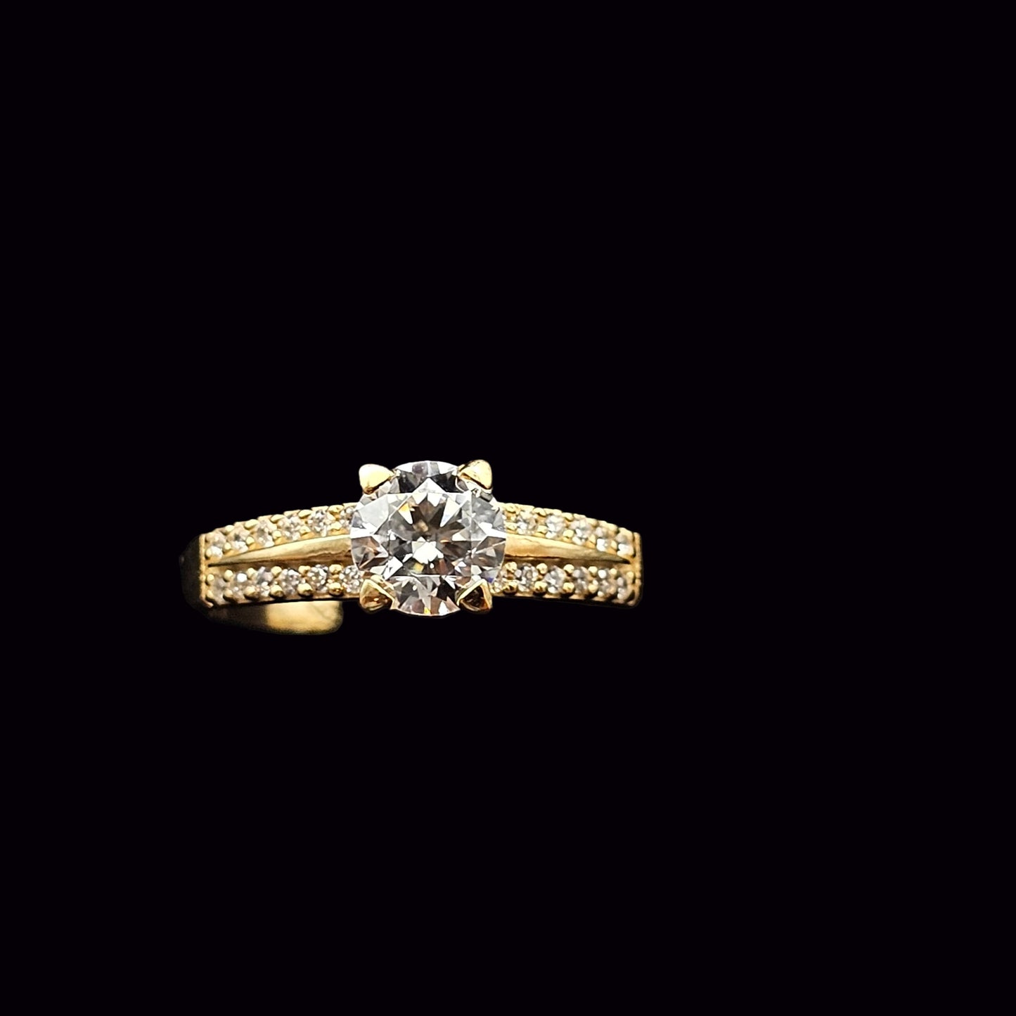 Solitaire Griff Ring in 9K Yellow Gold with Cubic Zirconia