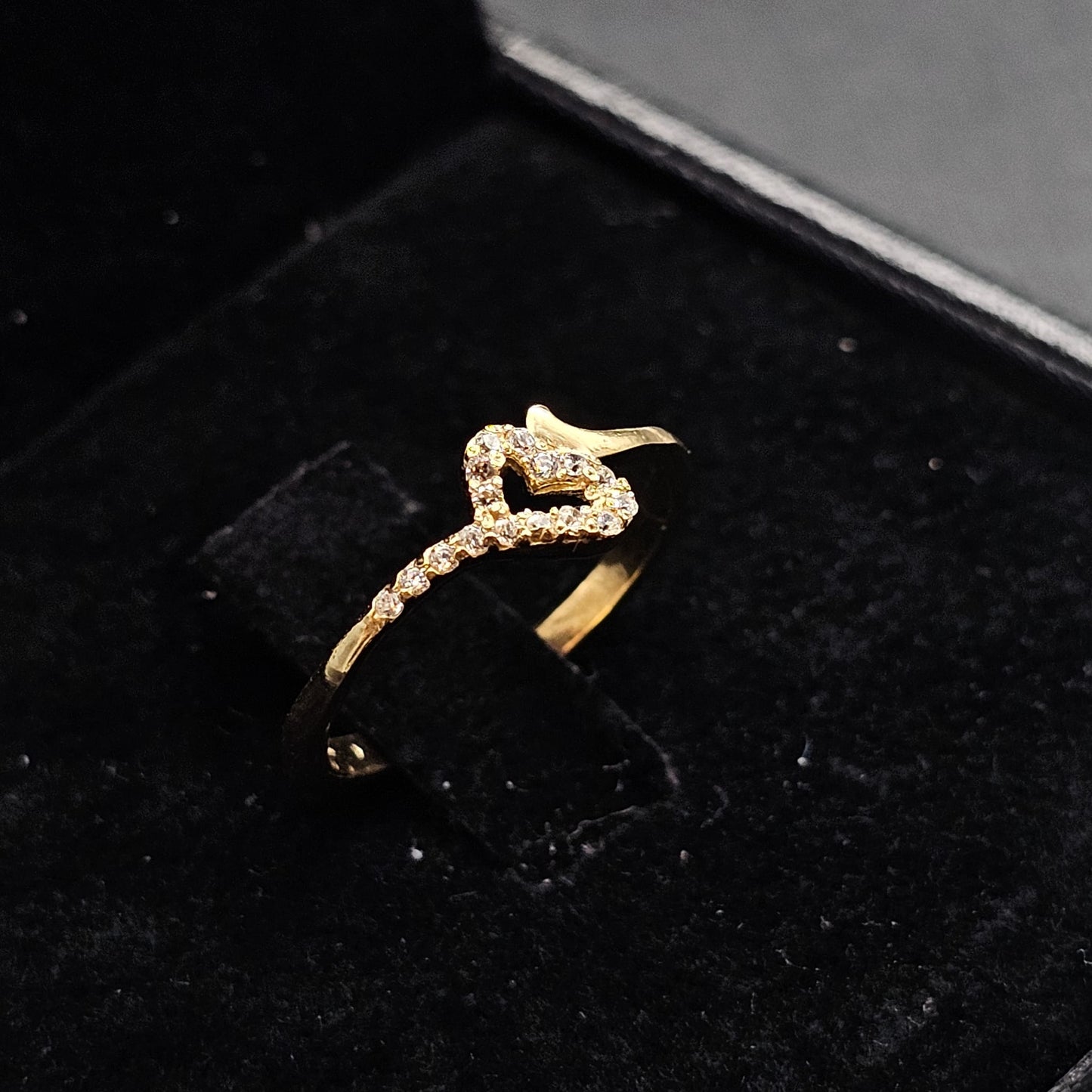 Heart Ring in 9K Yellow Gold with Cubic Zirconia