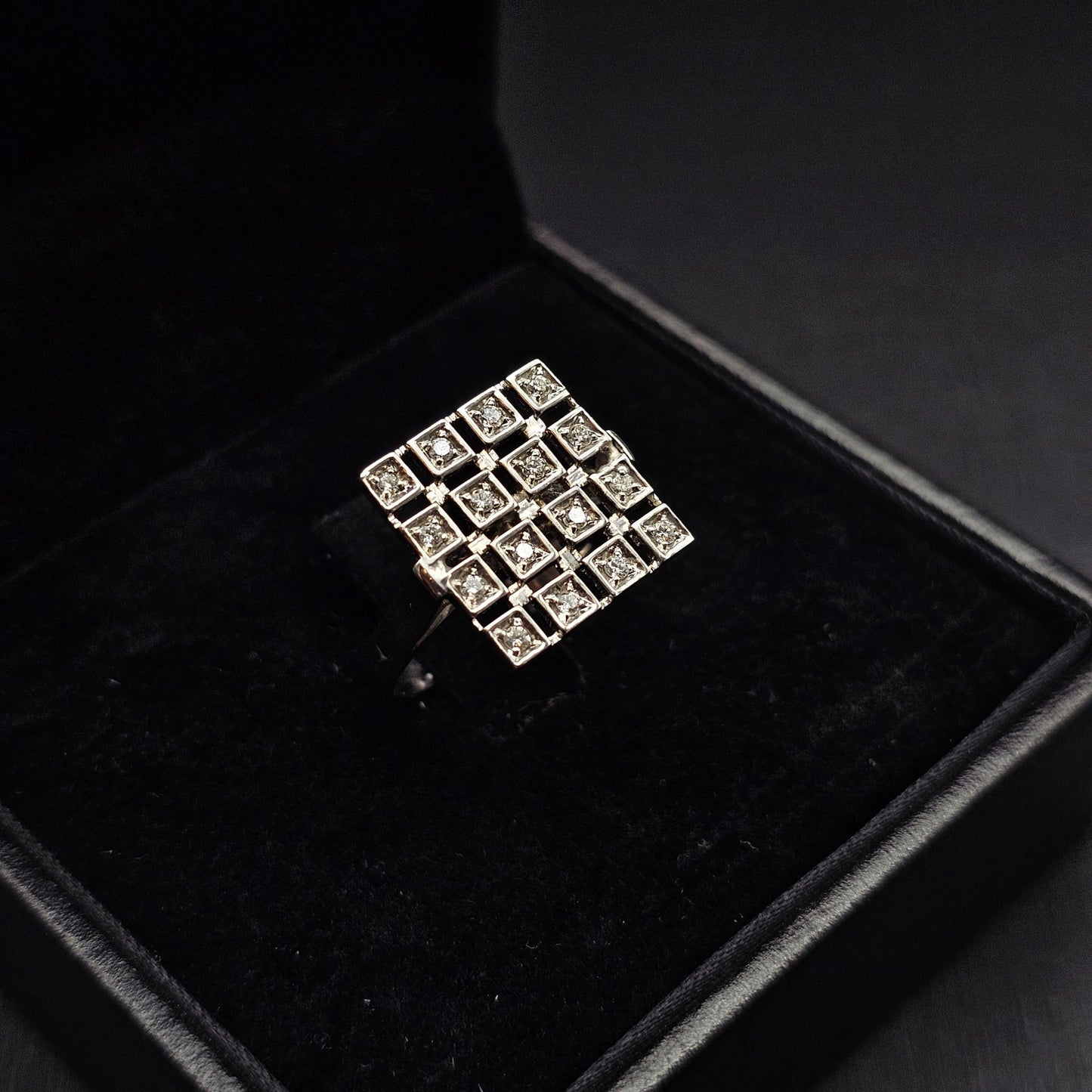 Square Ring in 18K White Gold with 16 Natural Diamonds (1.60 ct total)