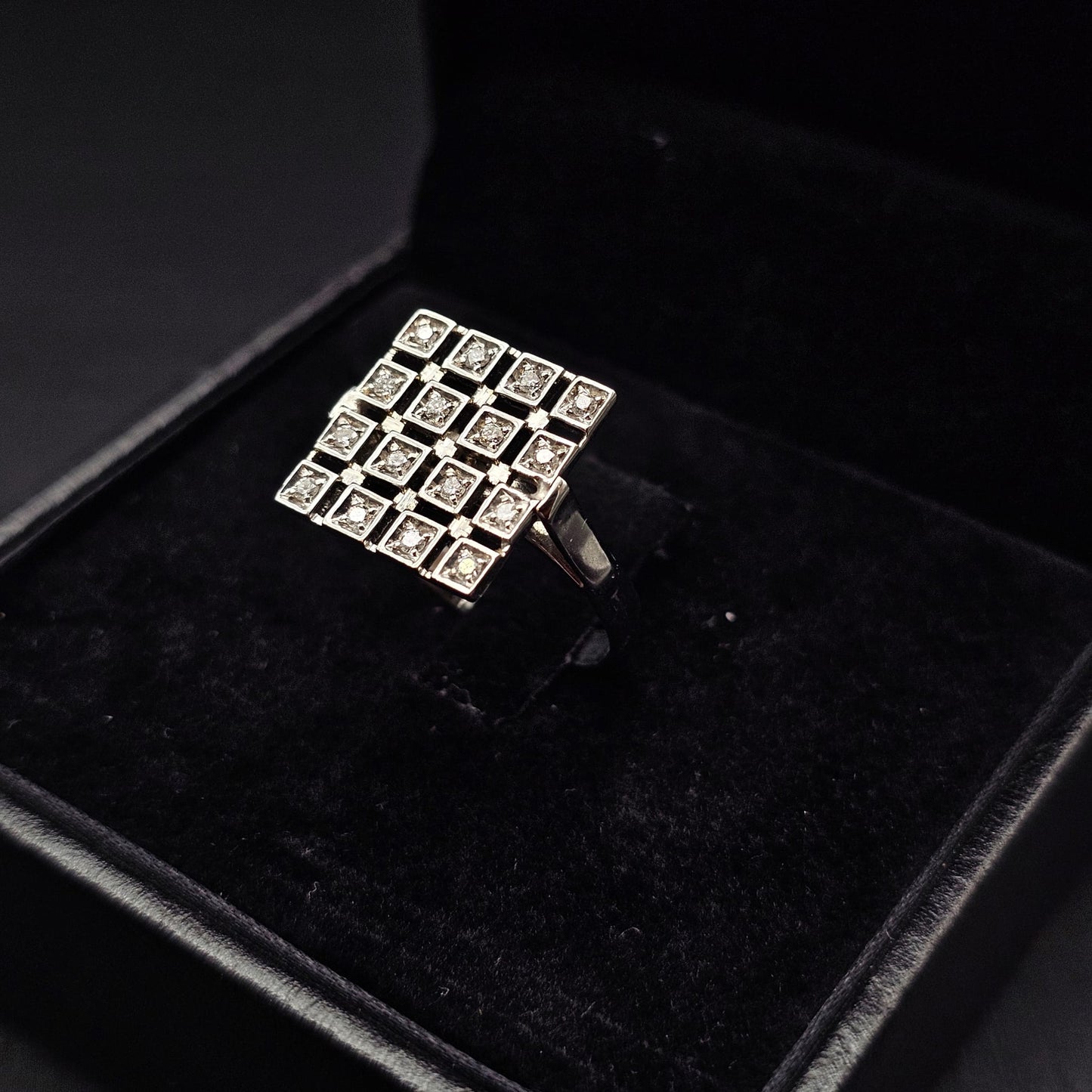 Square Ring in 18K White Gold with 16 Natural Diamonds (1.60 ct total)