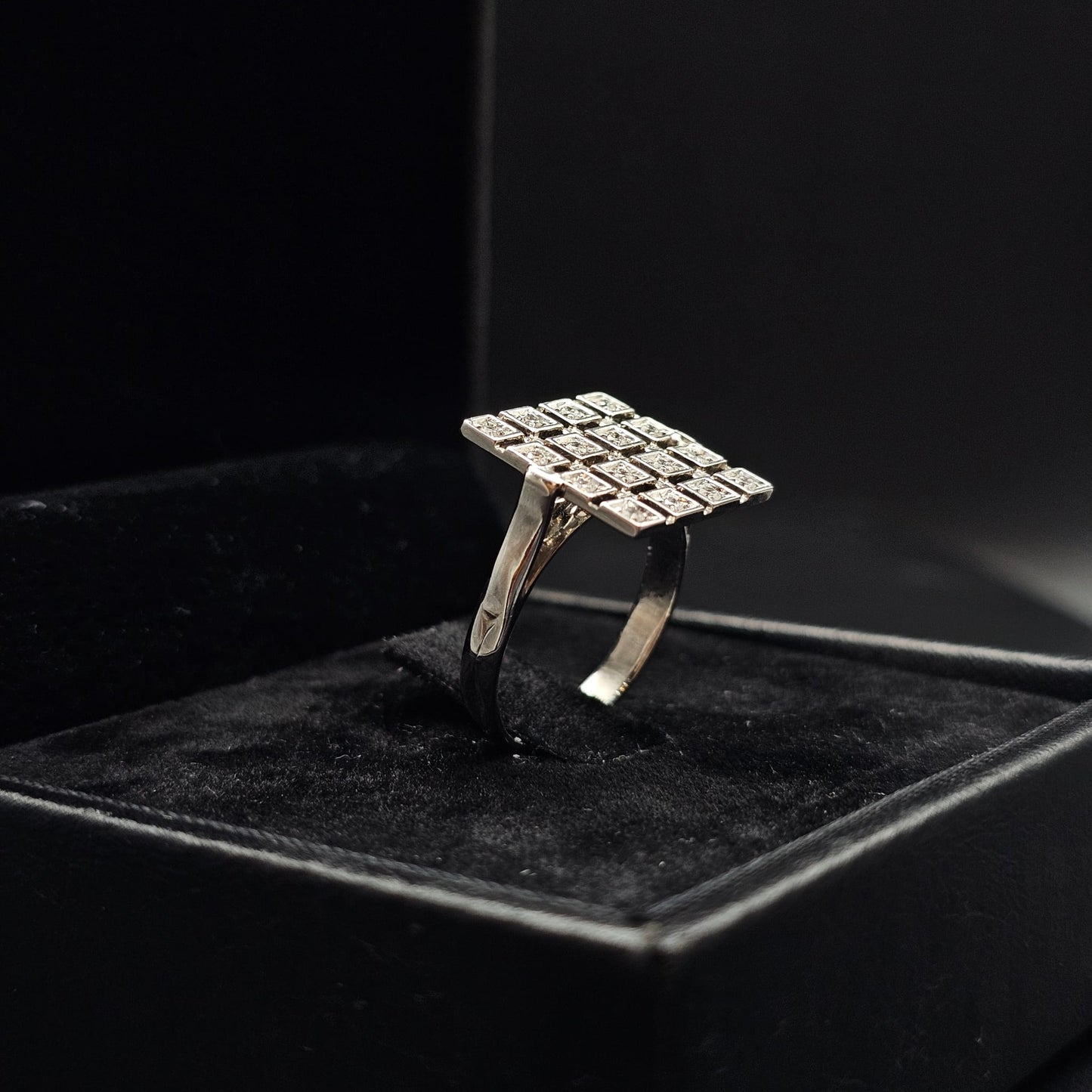 Square Ring in 18K White Gold with 16 Natural Diamonds (1.60 ct total)