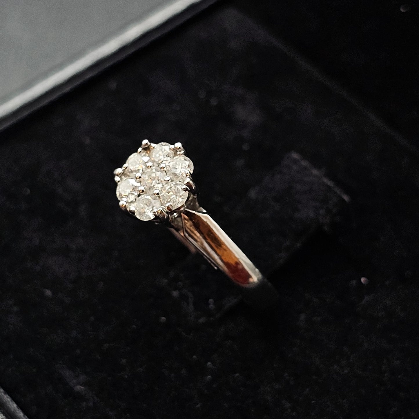 Solitaire Ring in 18K White Gold with Natural Diamond (0.50 ct)