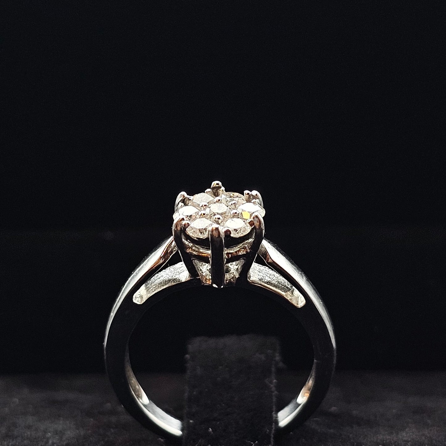 Solitaire Ring in 18K White Gold with Natural Diamond (0.50 ct)