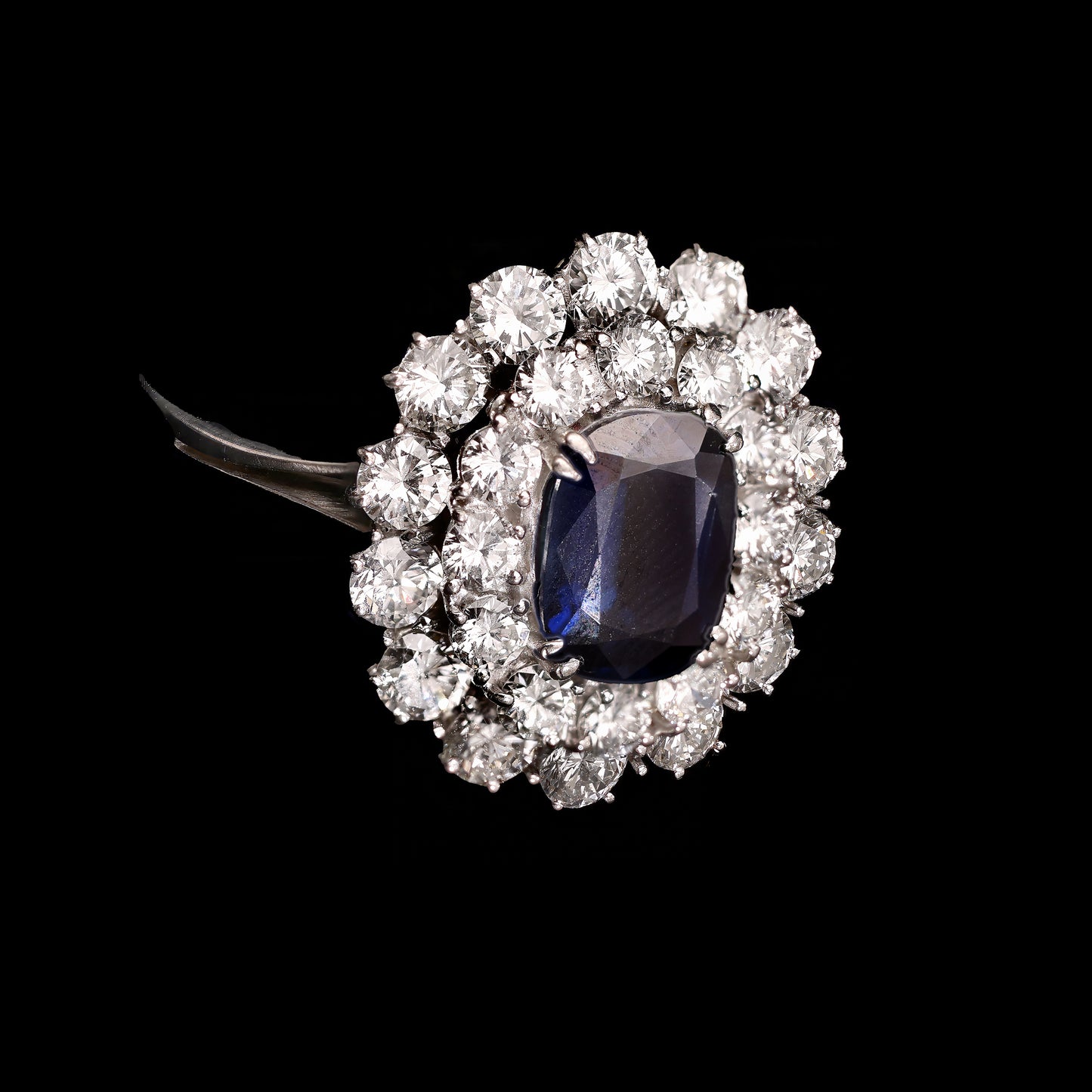 Inel Margareta din aur alb 18 kt cu safir natural (2,70 ct) și diamante naturale (3,30 ct)