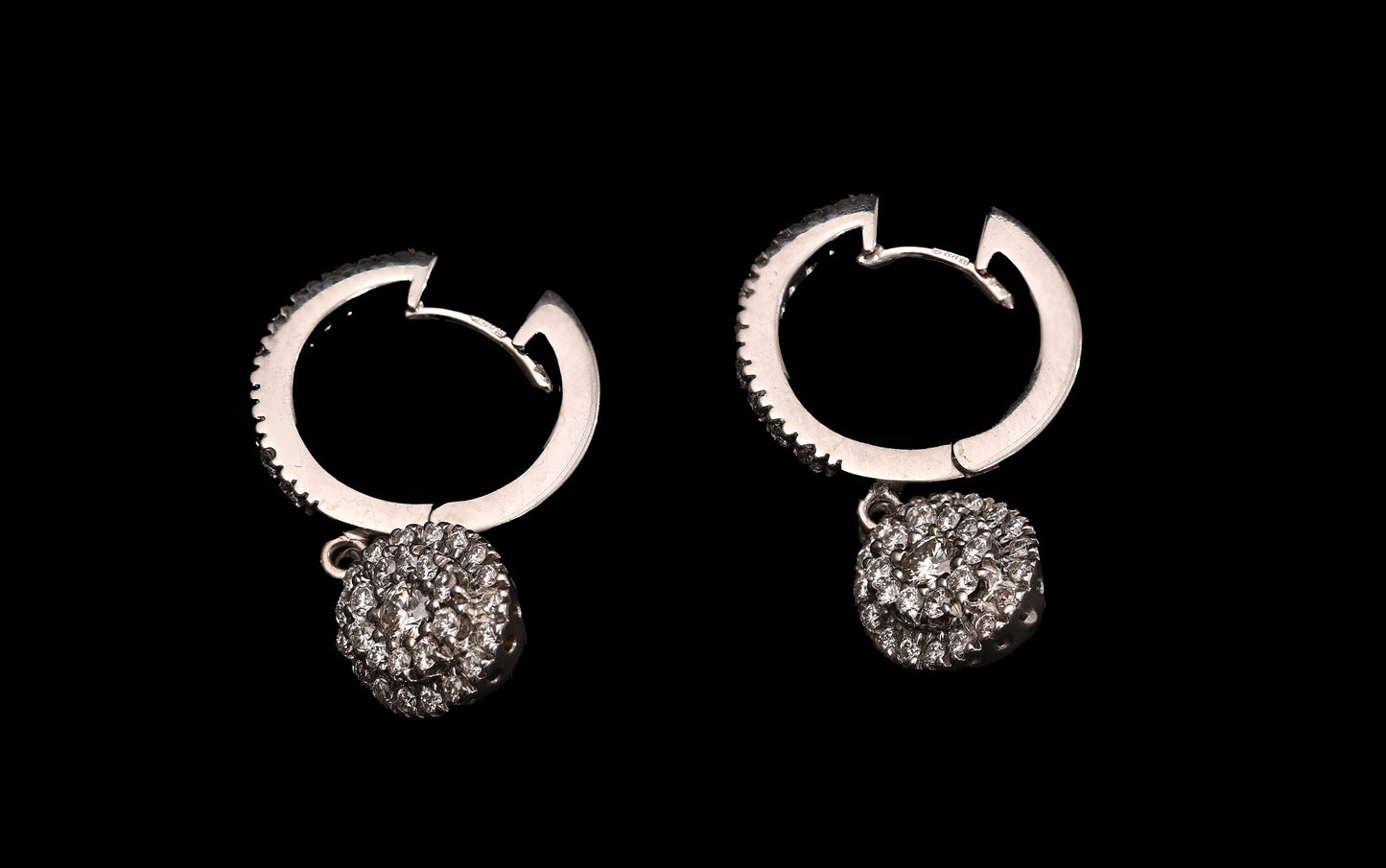 Cercei eleganți din aur alb 18 kt cu 0,95 ct diamante naturale