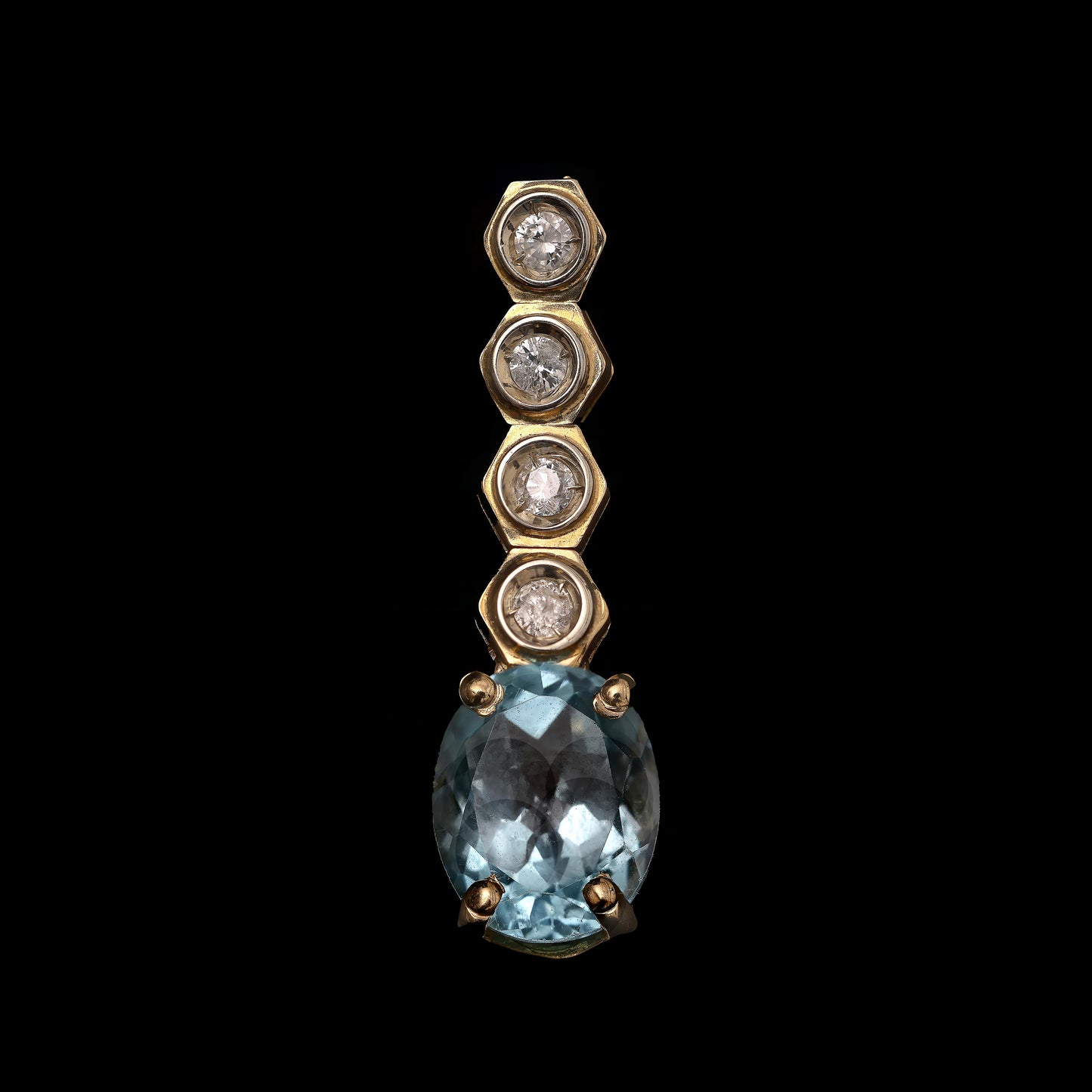Elegant Jewelry Set in 18K Yellow Gold with Blue Topaz and 0.60 ct Natural Diamonds