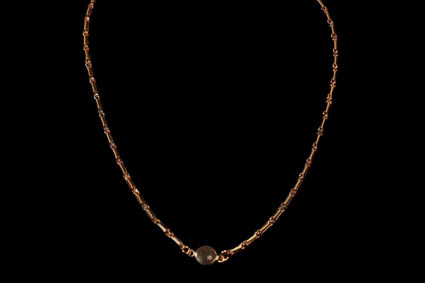 Unisex Chain in 9K Yellow Gold with Round Pendant and Cubic Zirconia