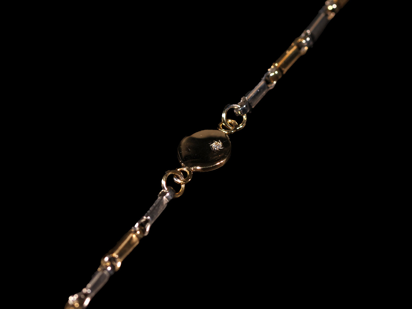 Bicolor Bracelet in 9K Yellow and White Gold with Round Pendant and Cubic Zirconia