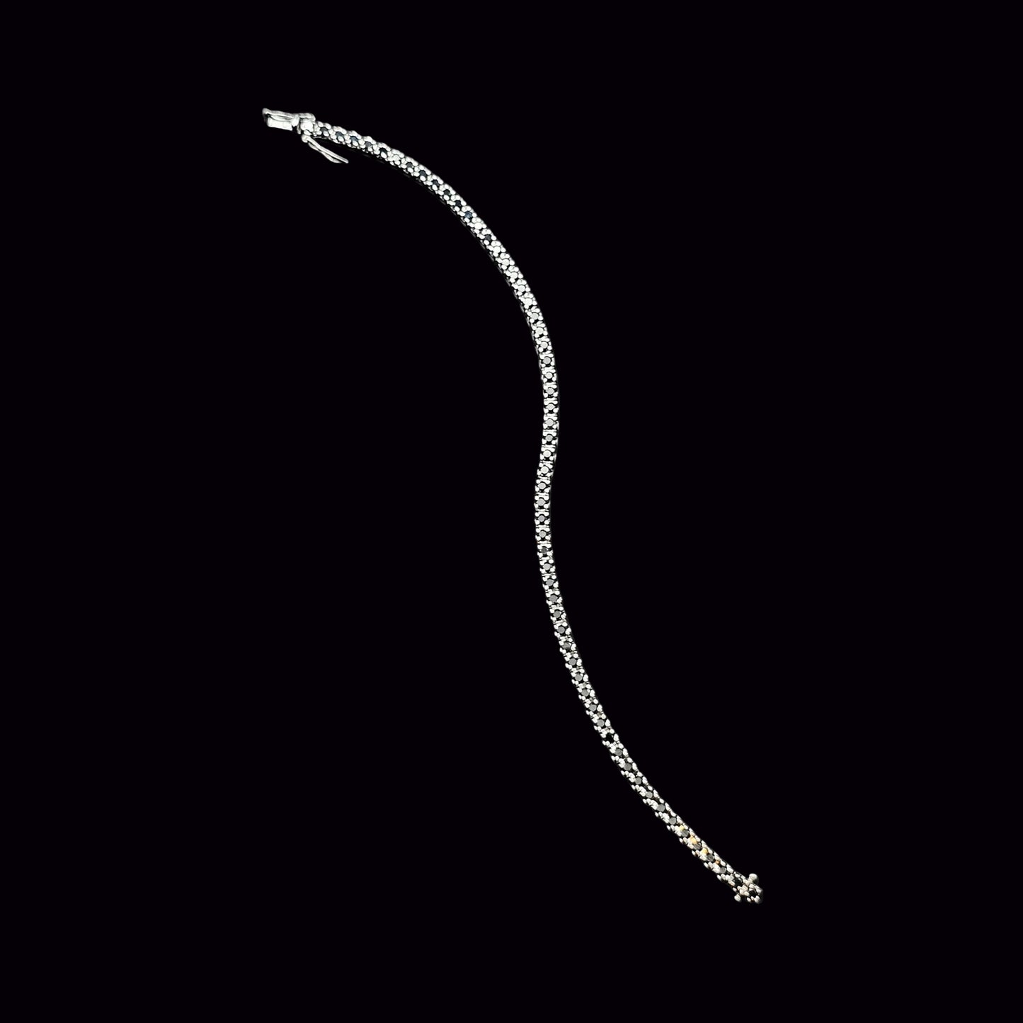 Tennis Bracelet in 18K White Gold with Natural Black Diamonds (2.90 ct)