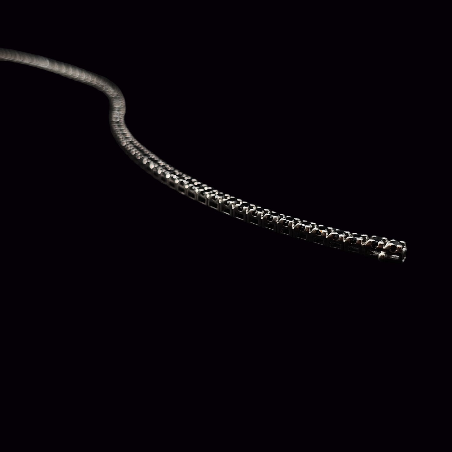Tennis Bracelet in 18K White Gold with Natural Black Diamonds (2.90 ct)